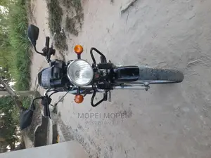 TVS HLX 125 2020 Black