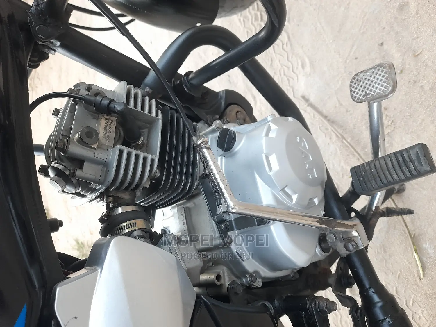 TVS HLX 125 2020 Black