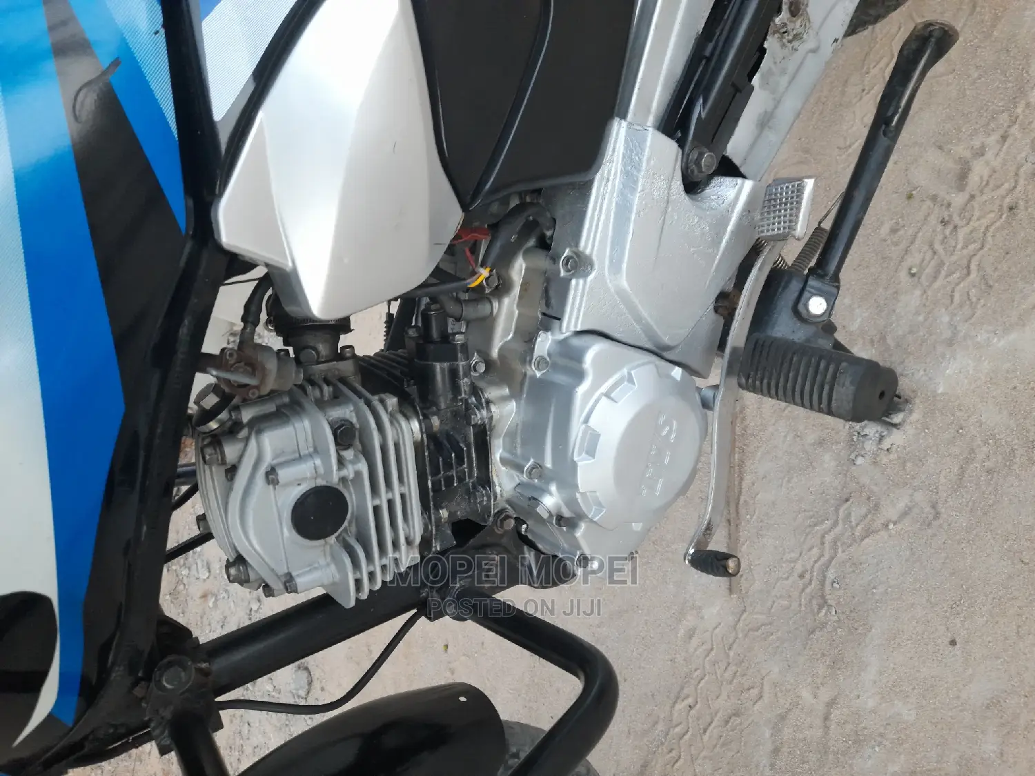 TVS HLX 125 2020 Black