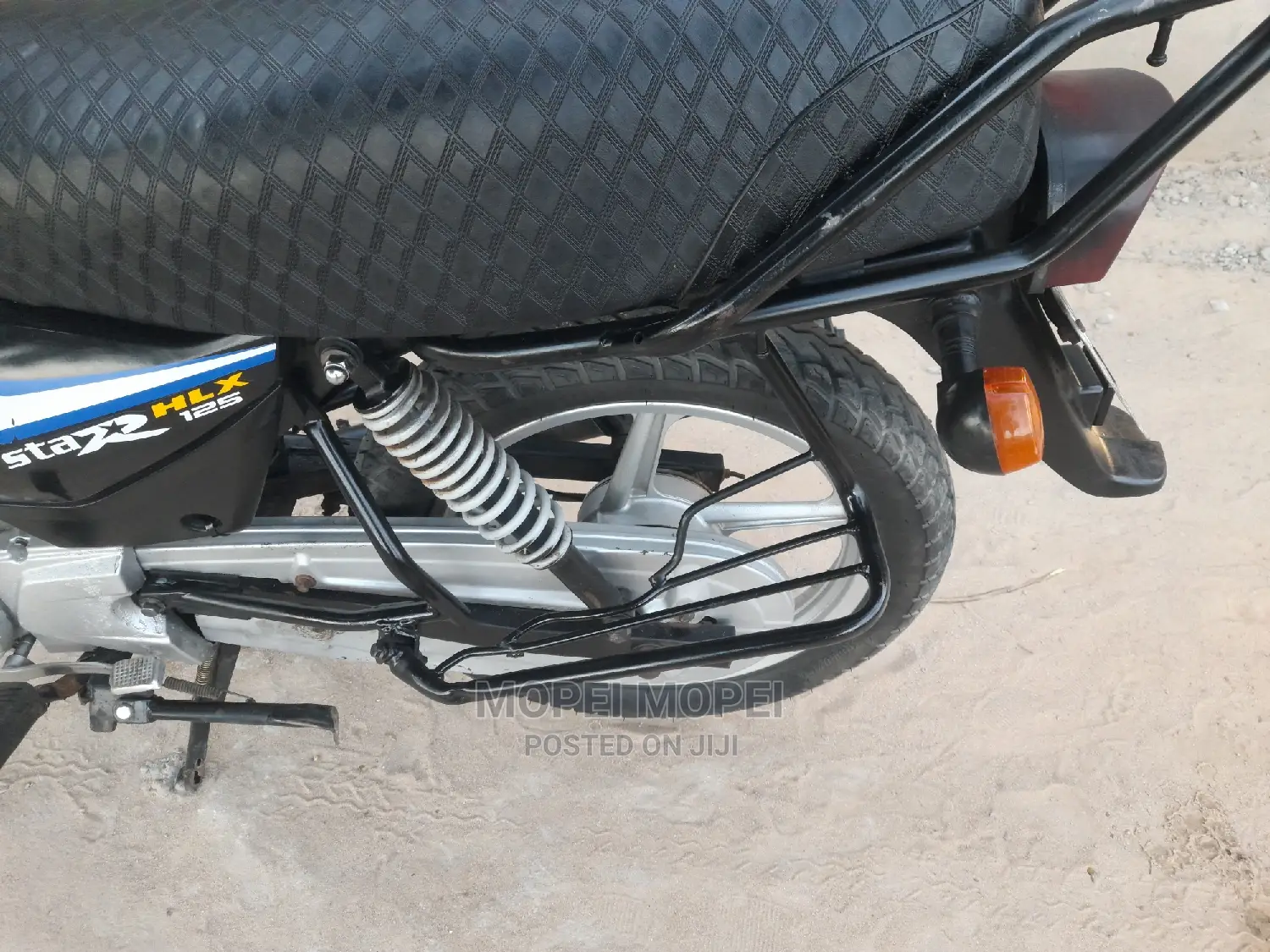 TVS HLX 125 2020 Black