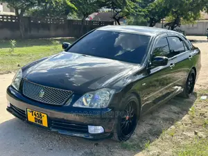 Toyota Crown 2004 Black