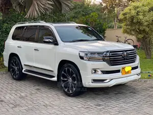 Toyota Land Cruiser 2016 White