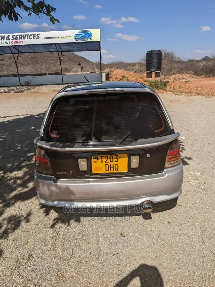 Toyota Starlet 2005 Black