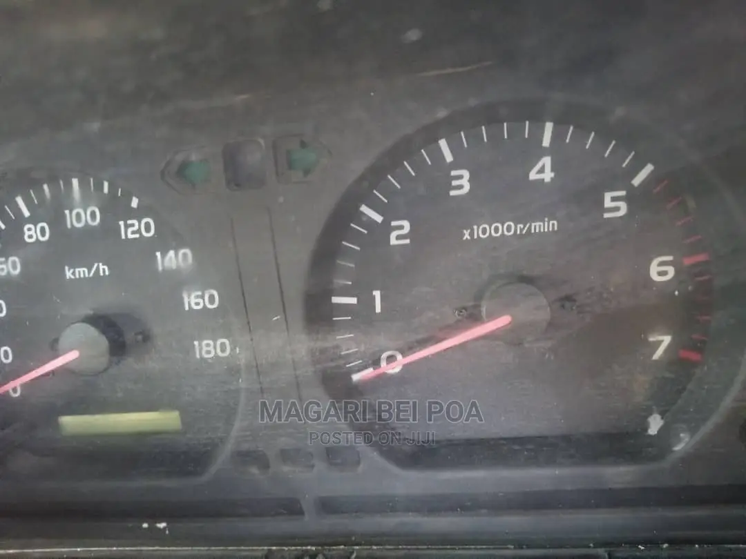 Toyota Land Cruiser 1999 White