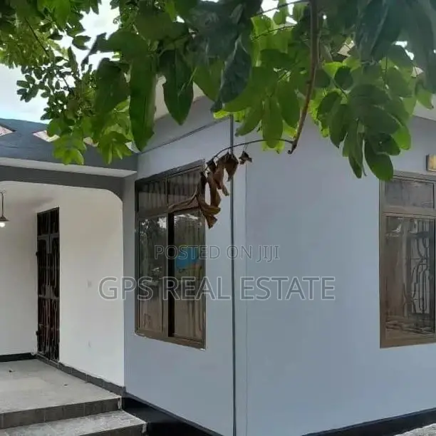 3bdrm House in Mbezi Africana, Kinondoni for sale