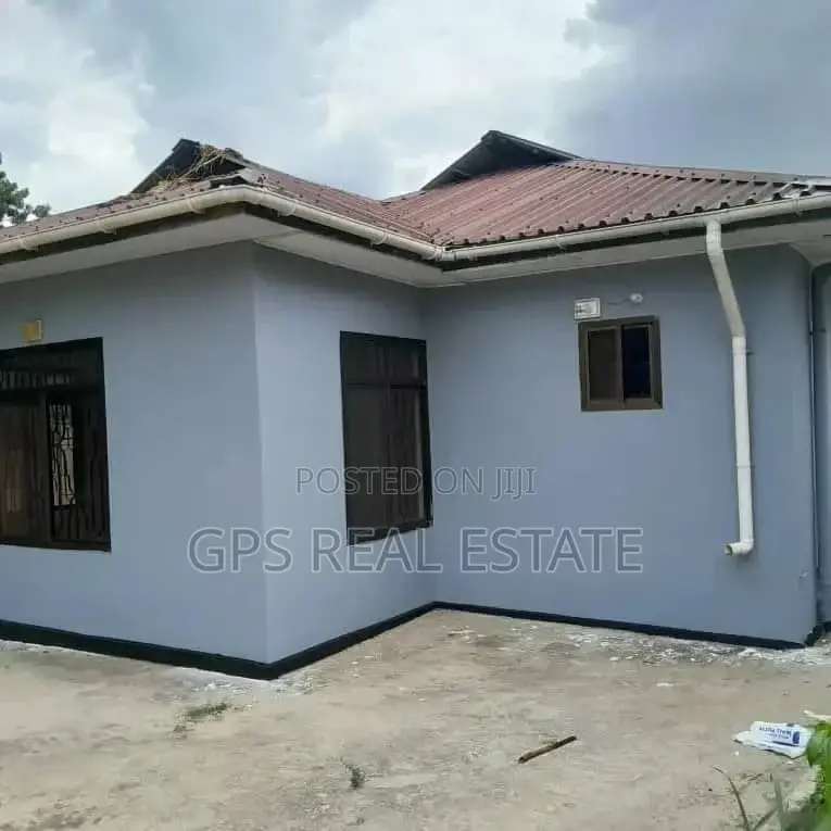 3bdrm House in Mbezi Africana, Kinondoni for sale