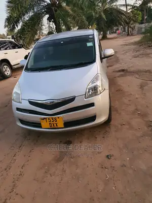 Toyota Ractis 1.3 FWD 2005 Silver