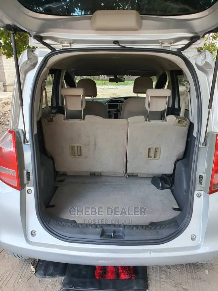 Toyota Ractis 1.3 FWD 2005 Silver