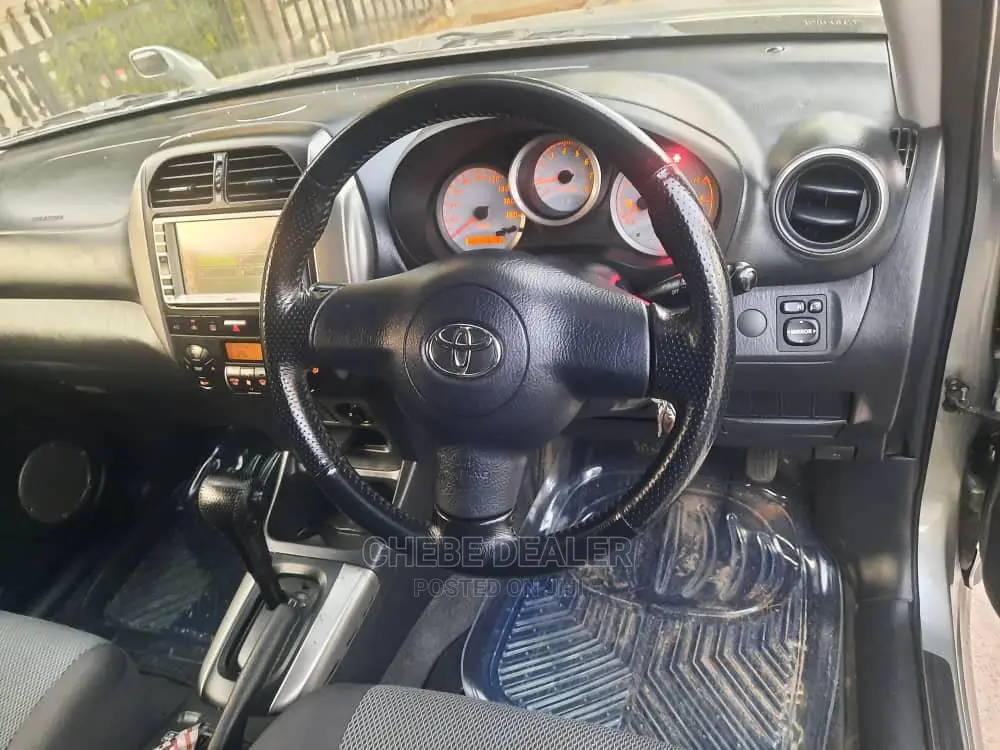 Toyota RAV4 1.8 2005 Gray