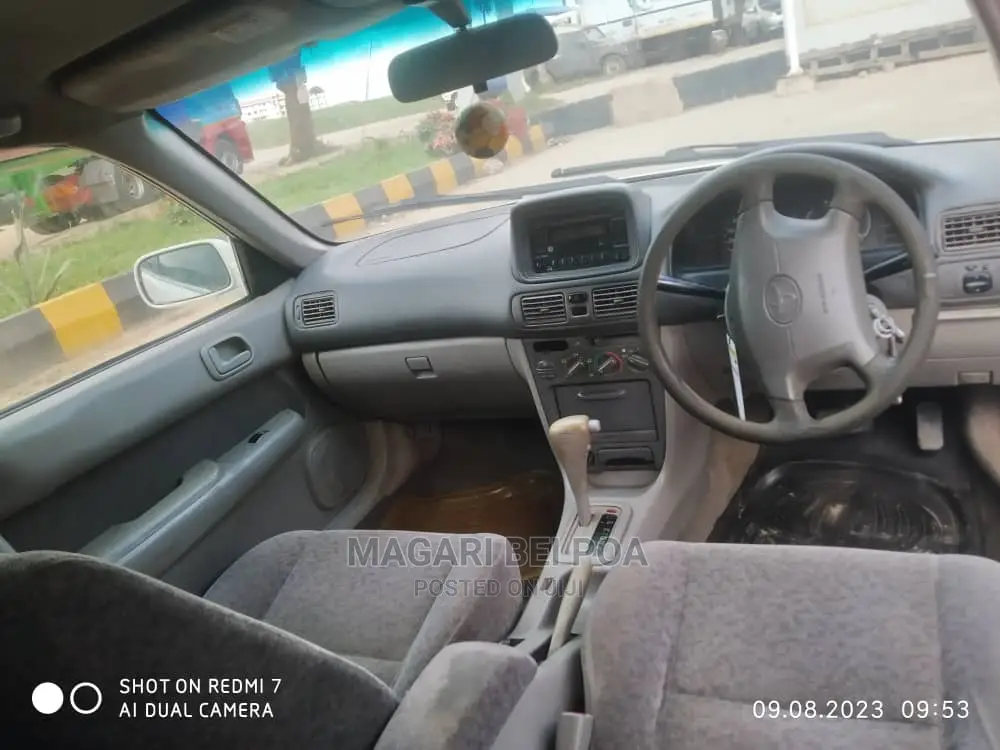 Toyota Corolla 2003 White