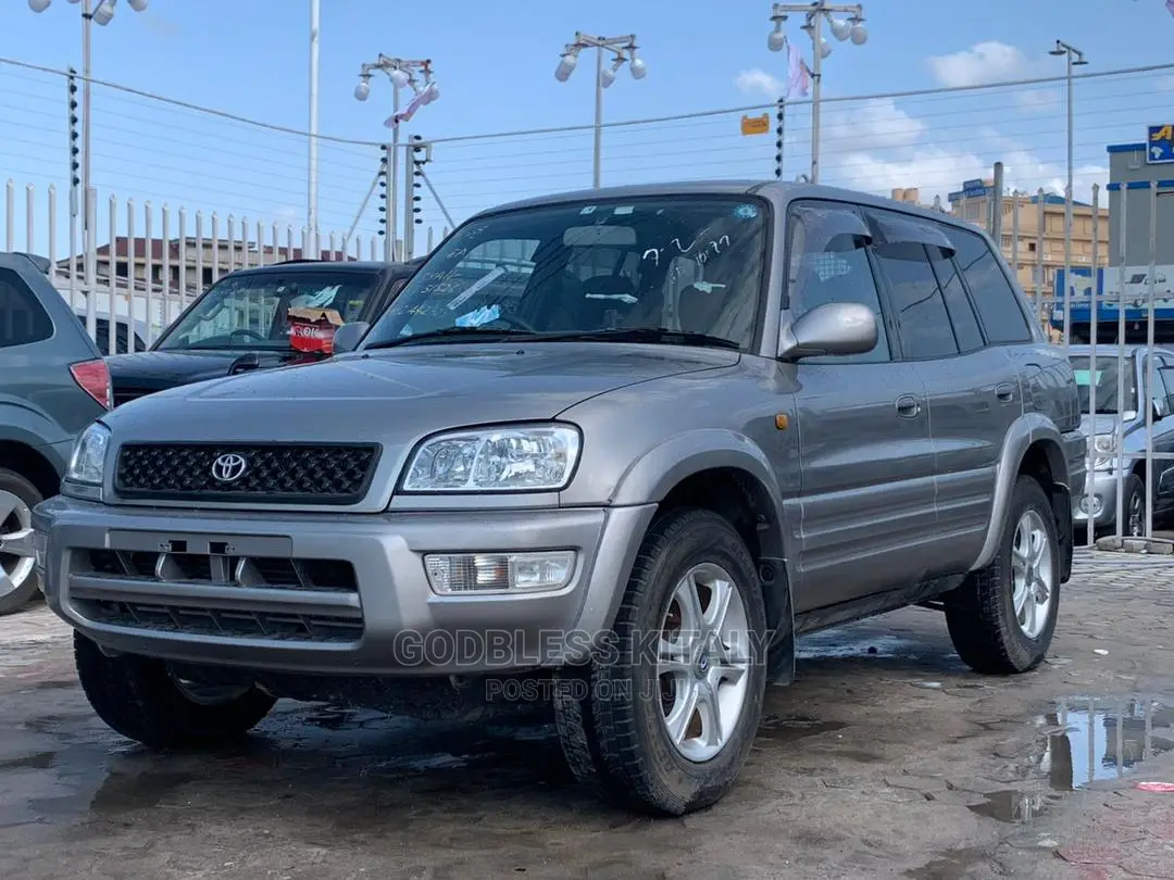 Toyota RAV4 1999 Silver