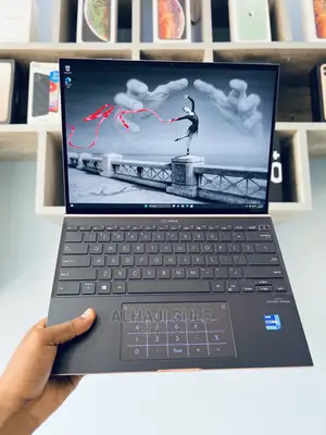 New Laptop Asus ZenBook UX310UQ 16GB Intel Core I7 SSD 512GB