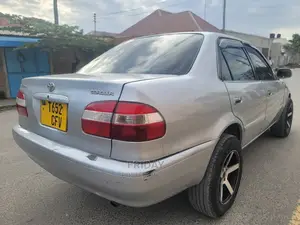 Toyota Corolla Automatic 1999 Silver