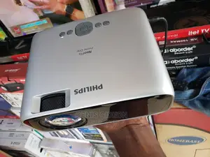 PHILIPS Projector
