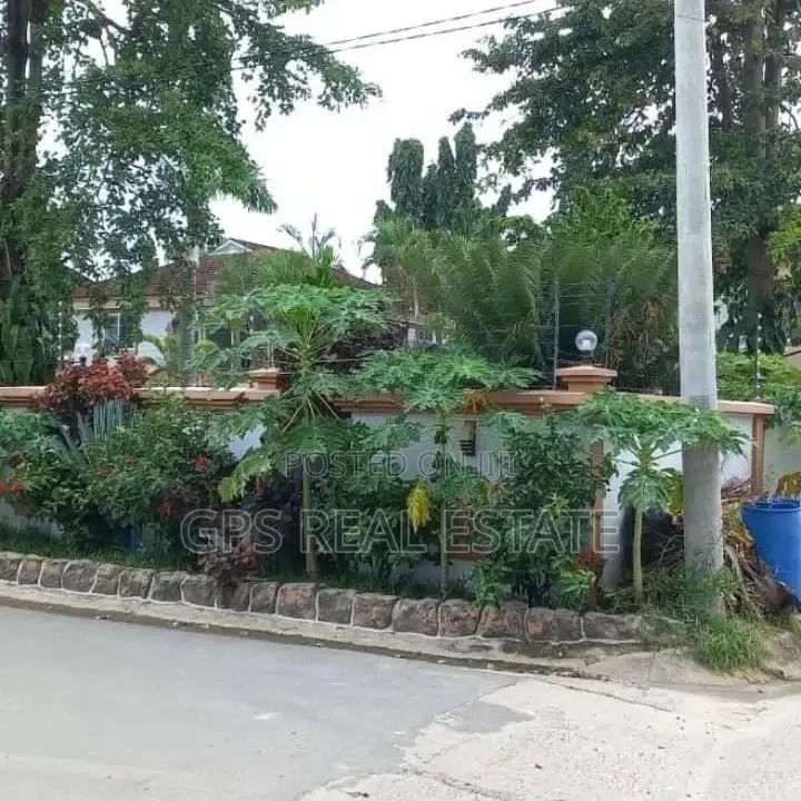 4bdrm House in Msasani, Kinondoni for sale