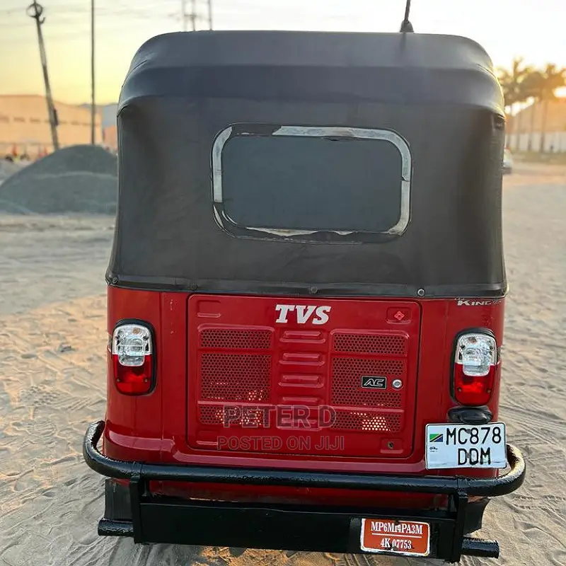 TVS King Cargo 2023 Red