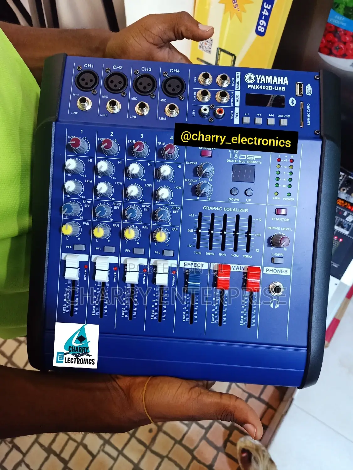 ORIGINAL YAMAHA Professional Mixer 4 Channel