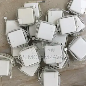 Adapta Za Laptop Apple Halisi (Org) Kutoka Marekani Na UK.