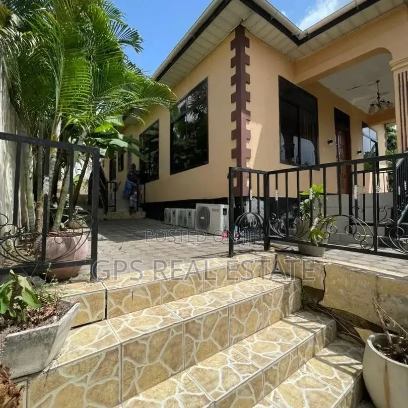 3bdrm House in Tegeta Wazo Bwawani, Kinondoni for sale