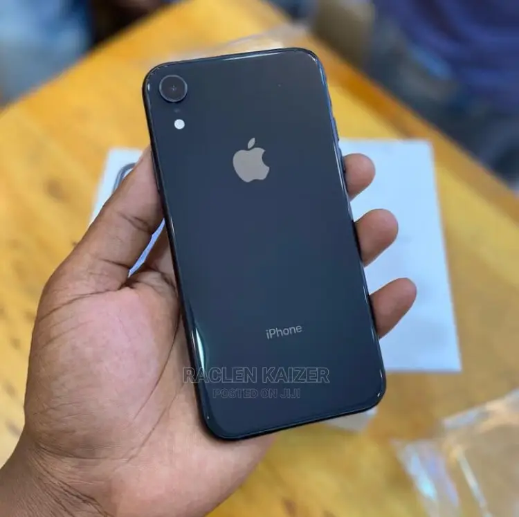 New Apple iPhone XR 64 GB Black