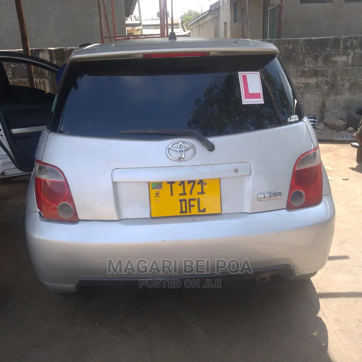 Toyota IST 2005 Silver