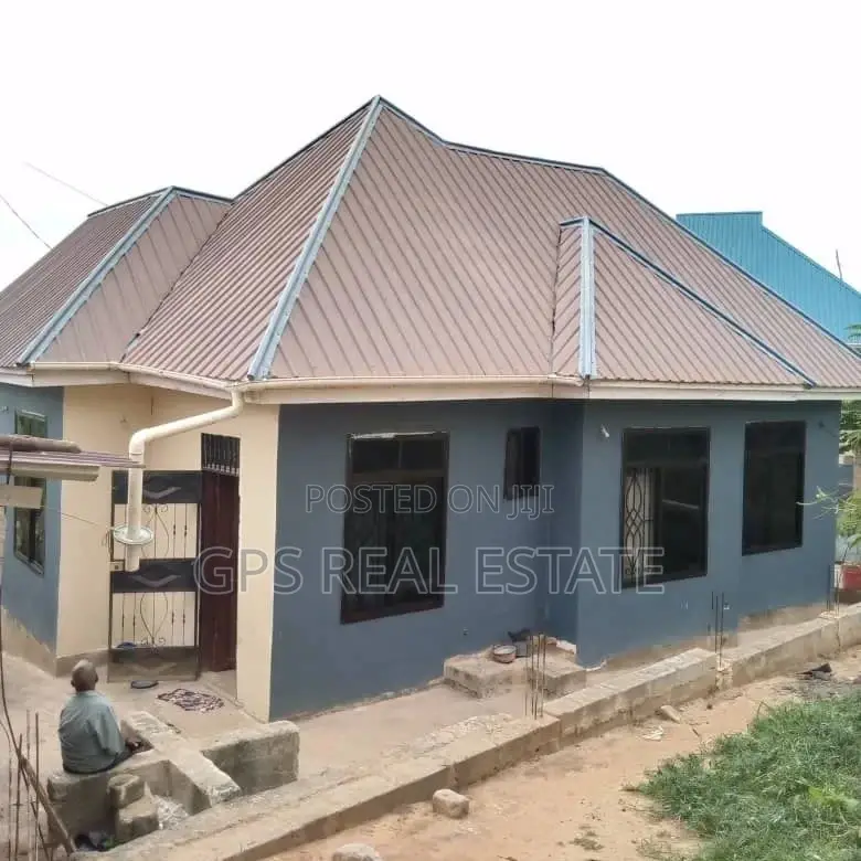 3bdrm House in Mbezi Makabe, Kinondoni for sale
