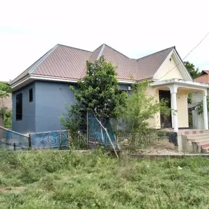 3bdrm House in Mbezi Makabe, Kinondoni for sale