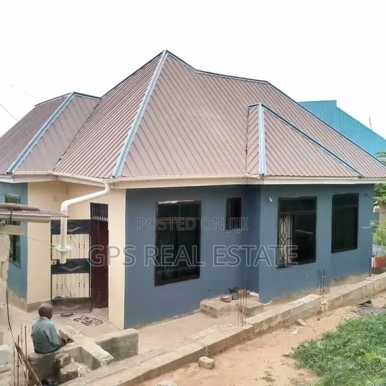 3bdrm House in Mbezi Makabe, Kinondoni for sale