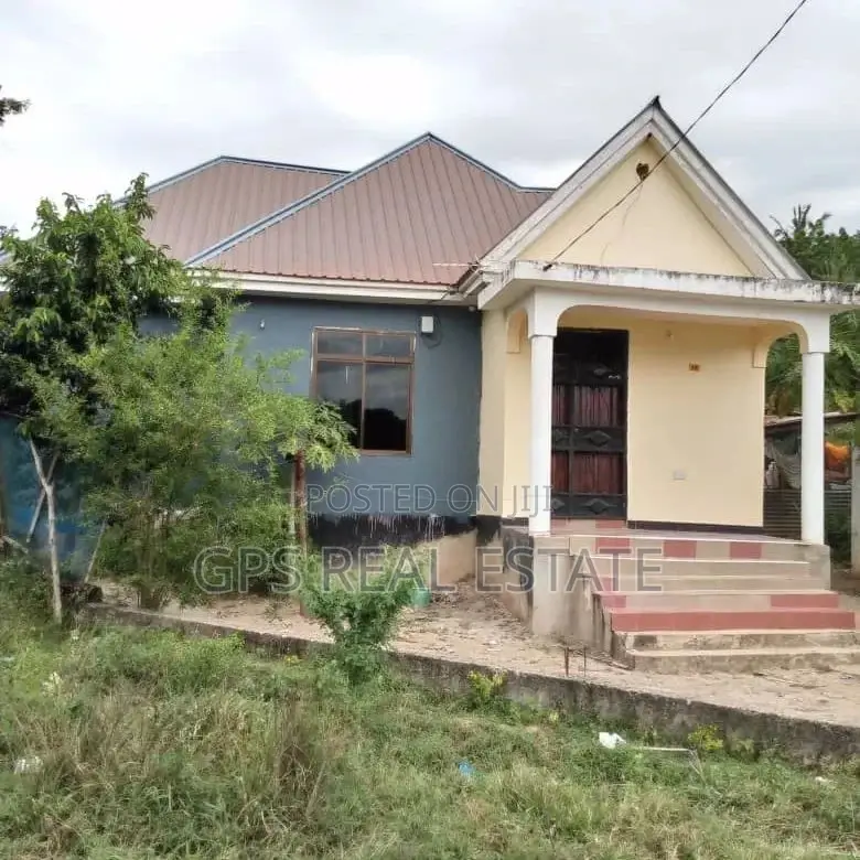 3bdrm House in Mbezi Makabe, Kinondoni for sale