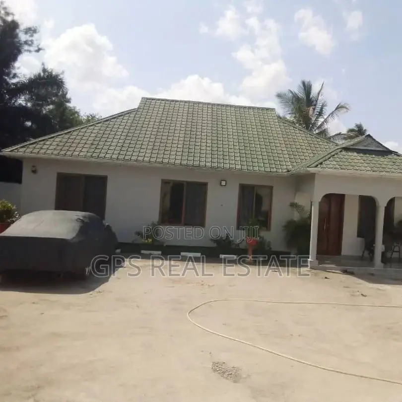 3bdrm House in Kimara Baruti, Kinondoni for sale