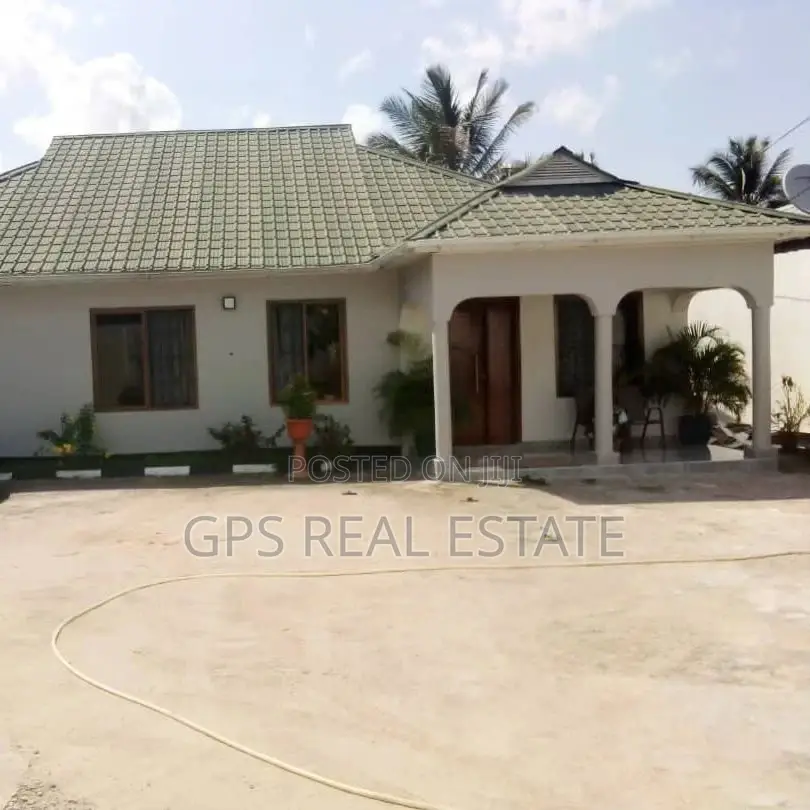 3bdrm House in Kimara Baruti, Kinondoni for sale