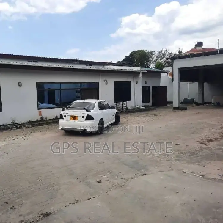 4bdrm House in Msasani, Kinondoni for sale