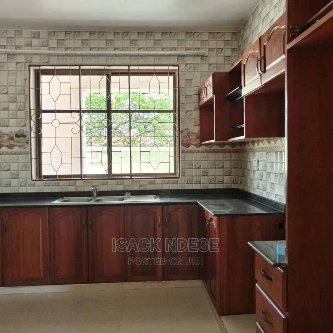 6bdrm House in Bahari Beach, Kinondoni for rent