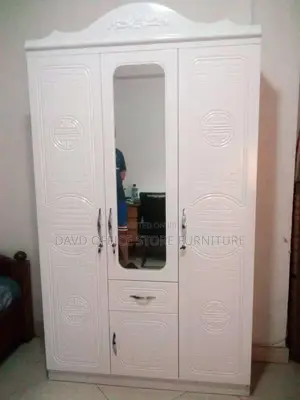Kabat Ya Nguo Milango Mitatu