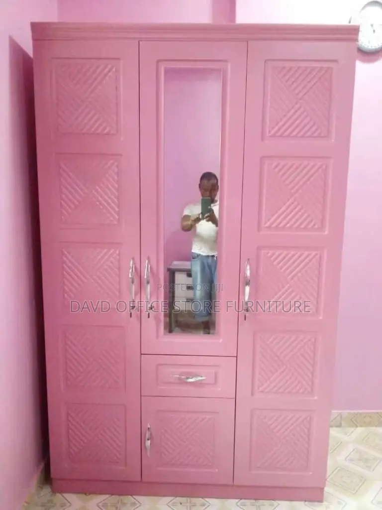 Kabat Ya Nguo Milango Mitatu