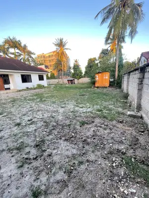 Plot and House for Sale at Mbezi Beach Near White Sand