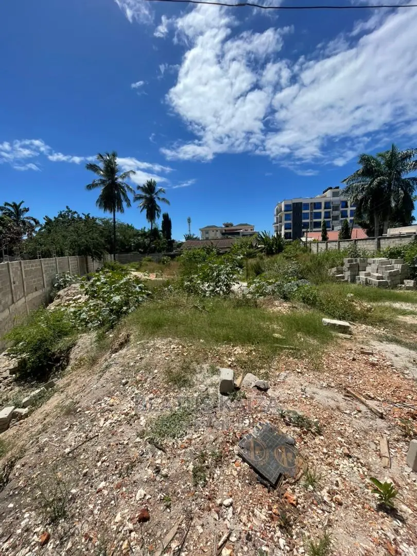 Plot and House for Sale at Mbezi Beach Near White Sand
