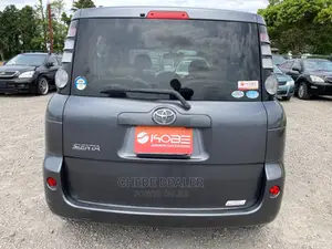 Toyota Sienta 1.5 AWD 2010 Gray