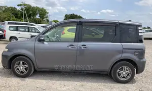 Toyota Sienta 1.5 AWD 2010 Gray