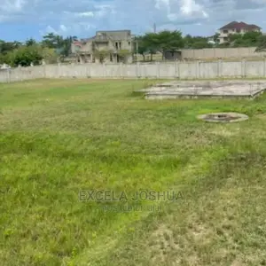 Kiwanja Kiko Karibu Na Main Road Kinauzwa Bahari Beach
