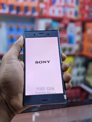 New Sony Xperia XZ1 64 GB Silver