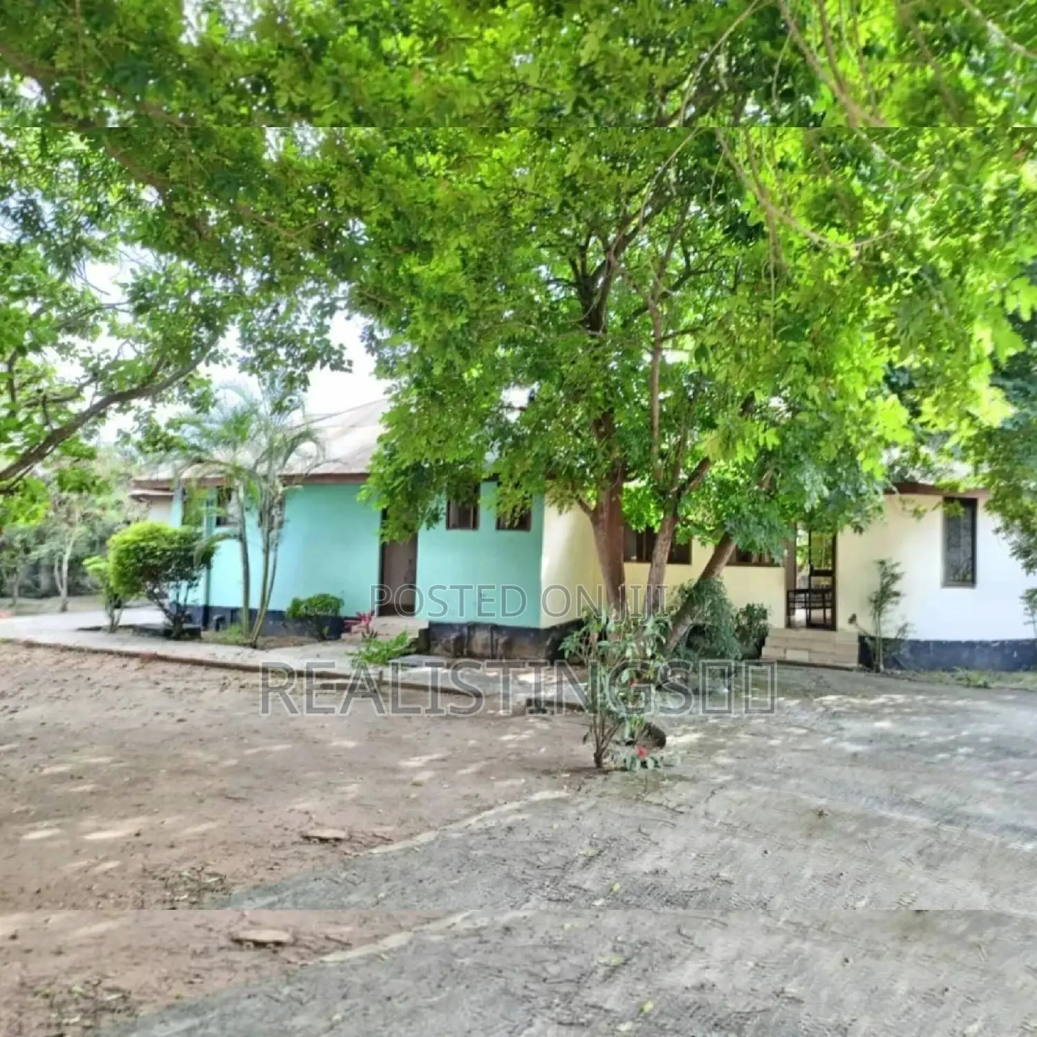 Kibaha: Lodge, Bar, Kumbi Na Ofisi Vinauzwa - Pwani