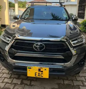 Toyota Hilux 2022 Gray
