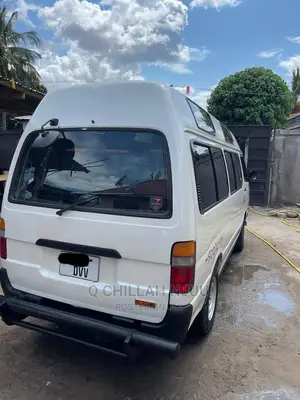Toyota HiAce 1999 White