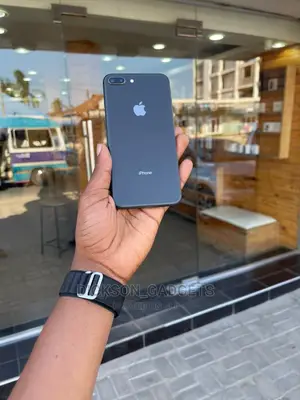Apple iPhone 8 Plus 64 GB Black