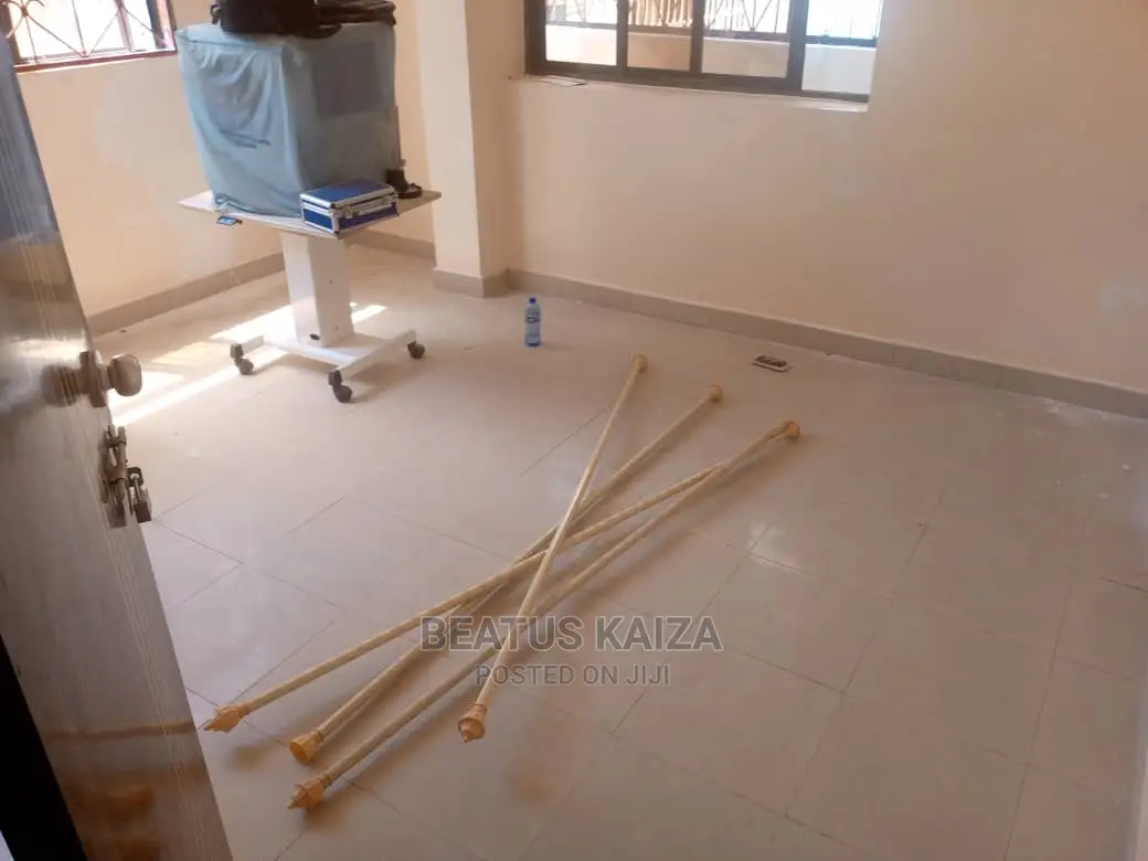 3bdrm Block of Flats in Madina Street for rent