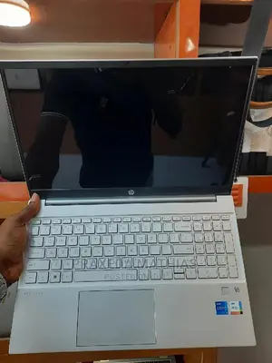 New Laptop HP Pavilion 15 8GB Intel Core I5 SSD 512GB