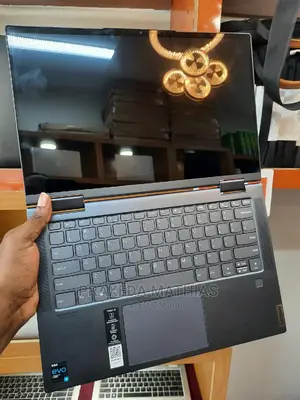 New Laptop Lenovo Yoga 710 16GB Intel Core I5 SSD 512GB