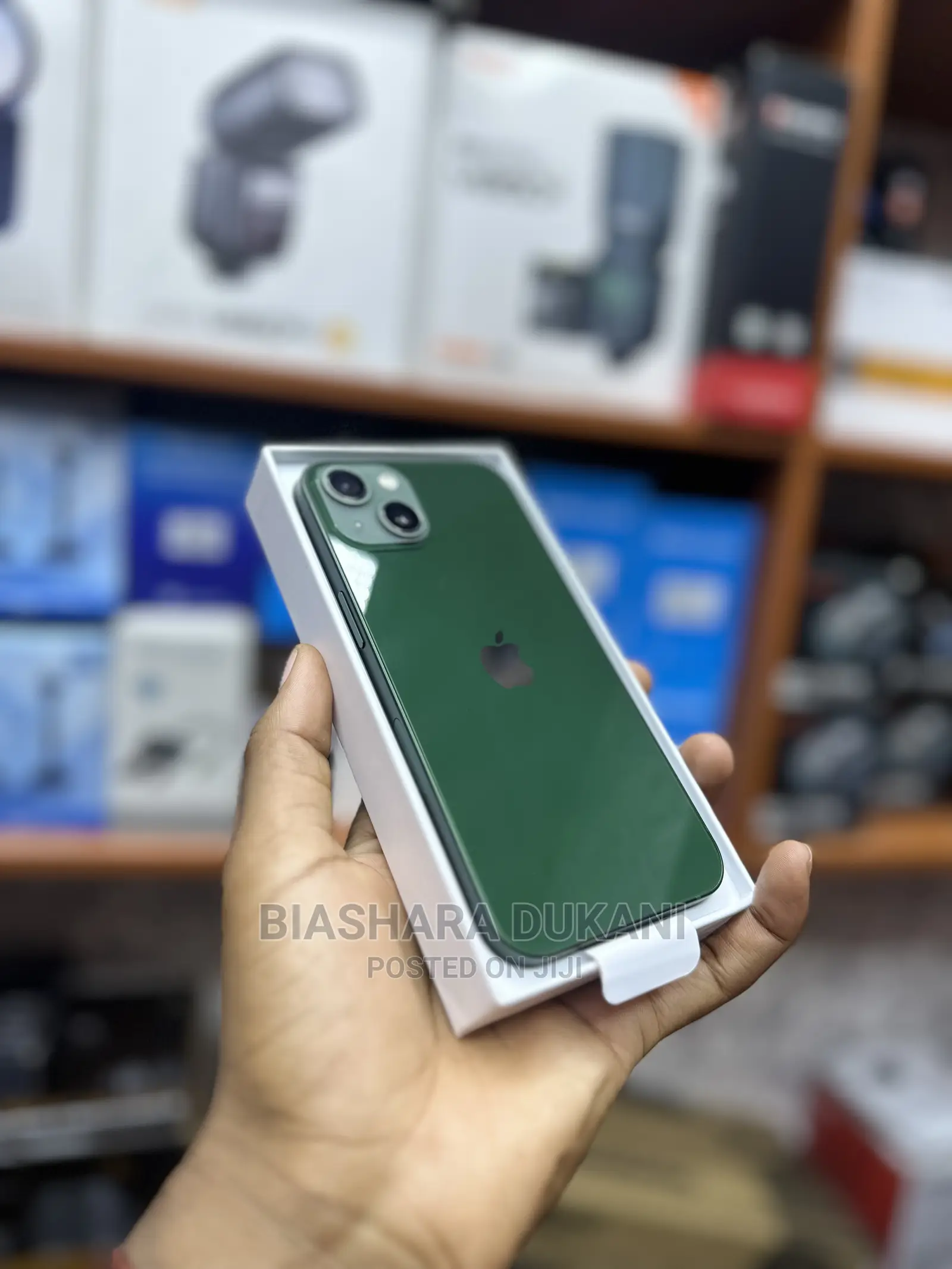 New Apple iPhone 13 128 GB Green