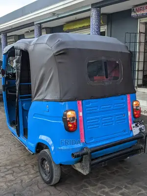 Bajaj RE 2019 Blue